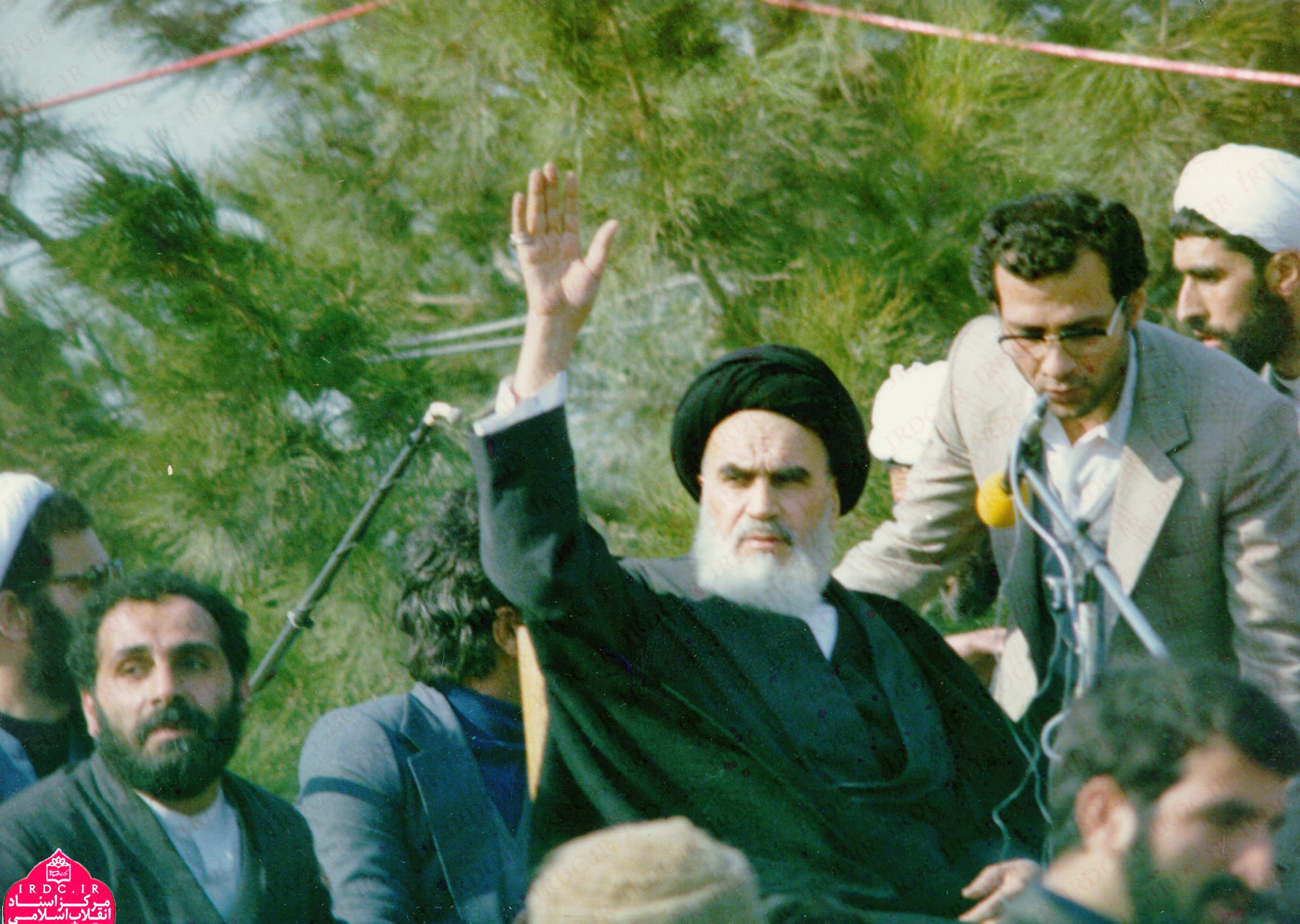 تصاویر دیده نشده مراسم استقبال از امام خمینی بهشت زهرا