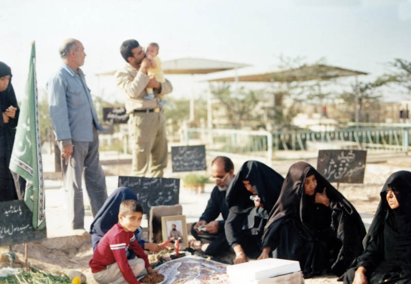 روایتی از شرایط زندگی مهاجرین جنگی/ خاطراتی از نقش آفرینی زنان در دفاع مقدس/ مشاهداتی از تحرکات گروهک های جدایی طلب در خوزستان