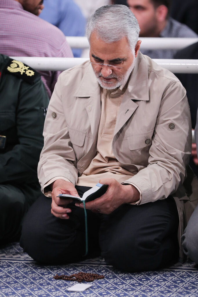 Previously unseen photos of General Soleimani and Imam Khamenei