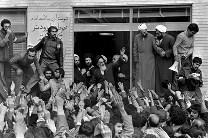 واکنش امام خمینی به تهیه پناهگاه برای حفاظت از ایشان/ امام فرمودند: هر كسی می‌ترسد خودش به پناهگاه برود