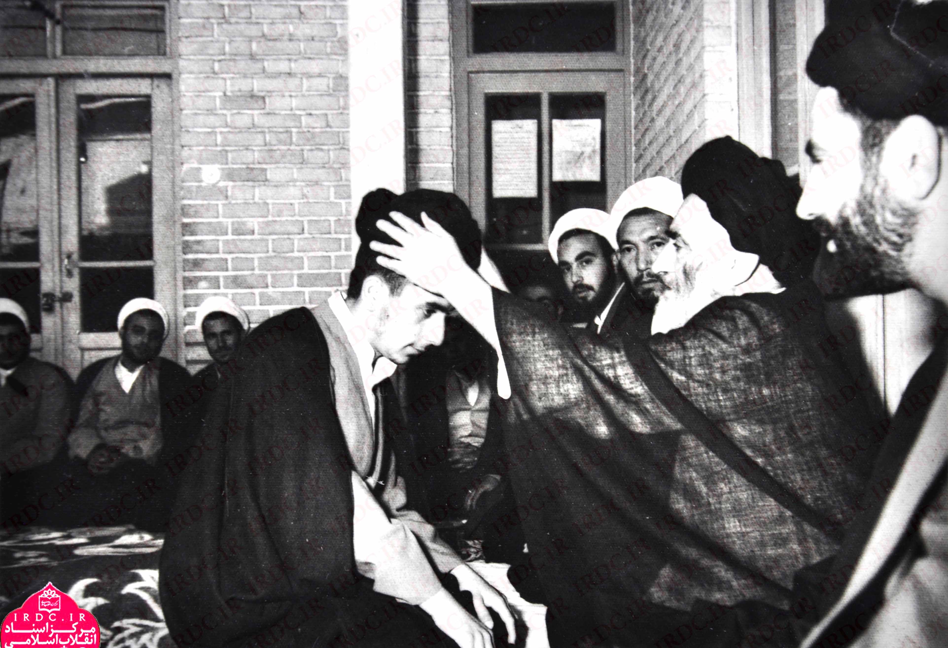 تصاویر تاریخی از عمامه‌گذاری طلاب علوم دینی