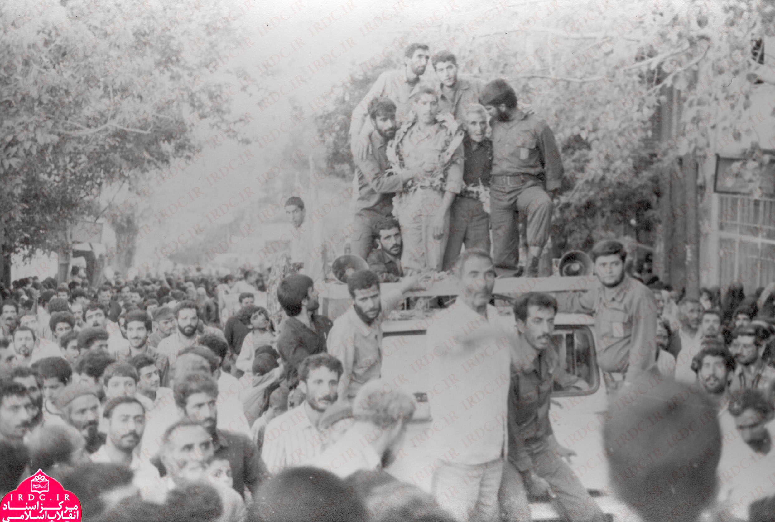 تصاویری از بازگشت آزادگان سرافراز جنگ تحمیلی به کشور
