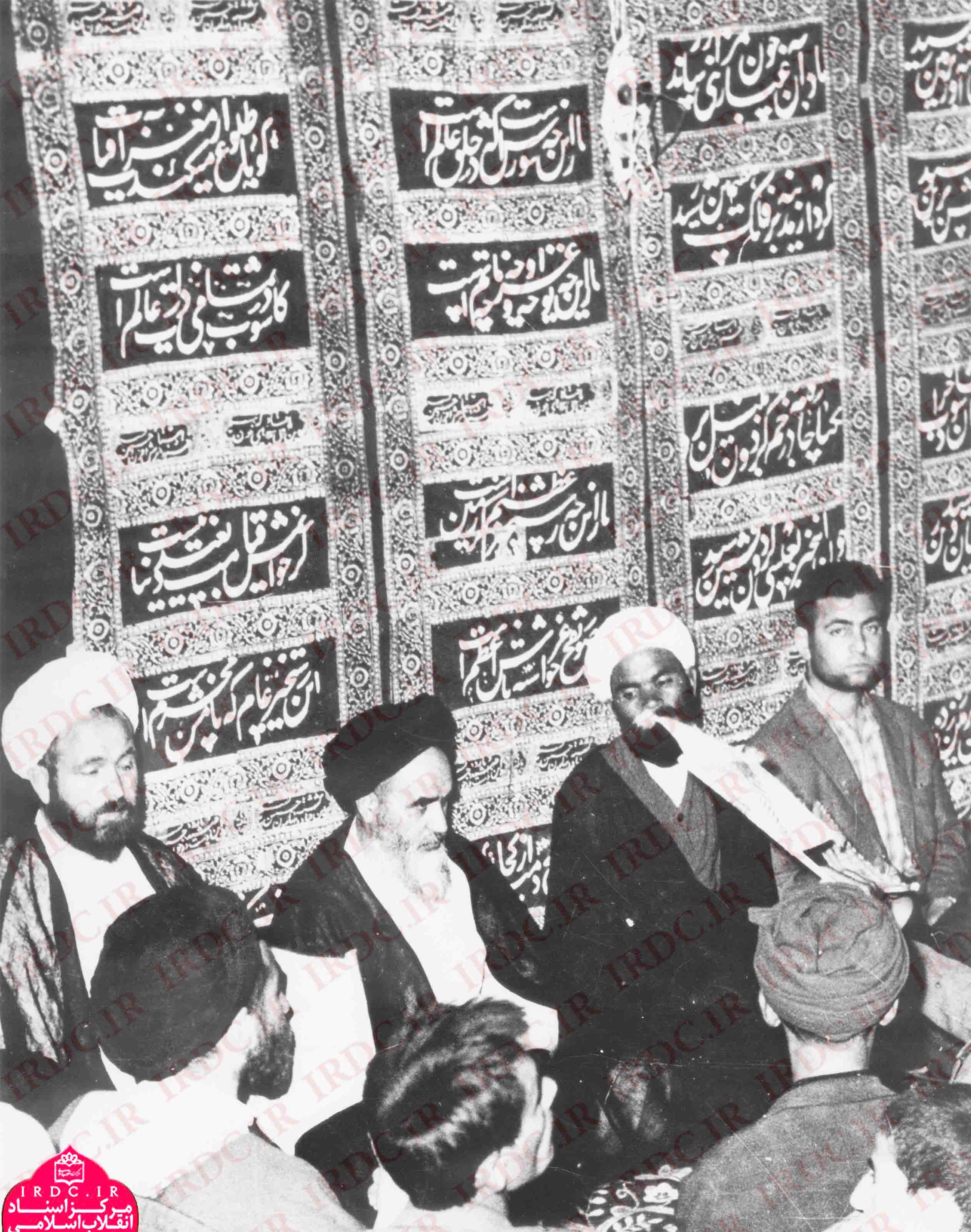 تصاویری از حضور امام خمینی در مجالس عزاداری