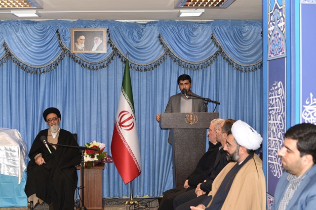 مراسم رونمایی از کتاب «تاثیر اندیشه‌های امام خمینی(ره) بر سیاست خارجی جمهوری اسلامی» برگزار شد