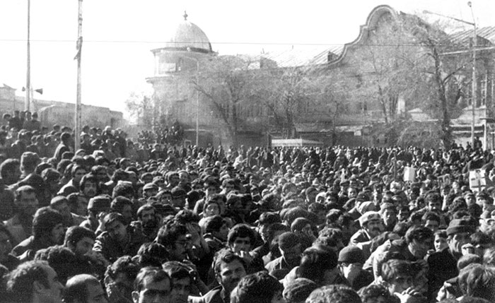 سرکوب شدید تظاهرات در آبان 1357 توسط رژیم پهلوی / استقامت مبارزان همدانی در برابر شکنجه‌های وحشیانه ساواک