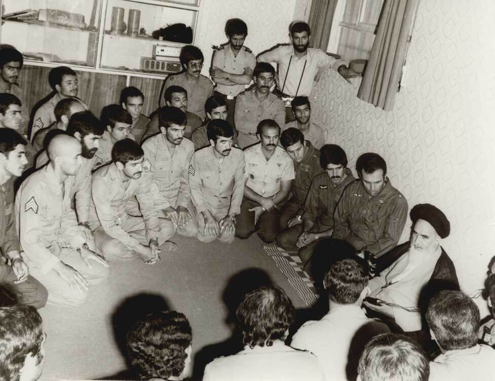 مقابله امام خمینی با طرح انحلال ارتش