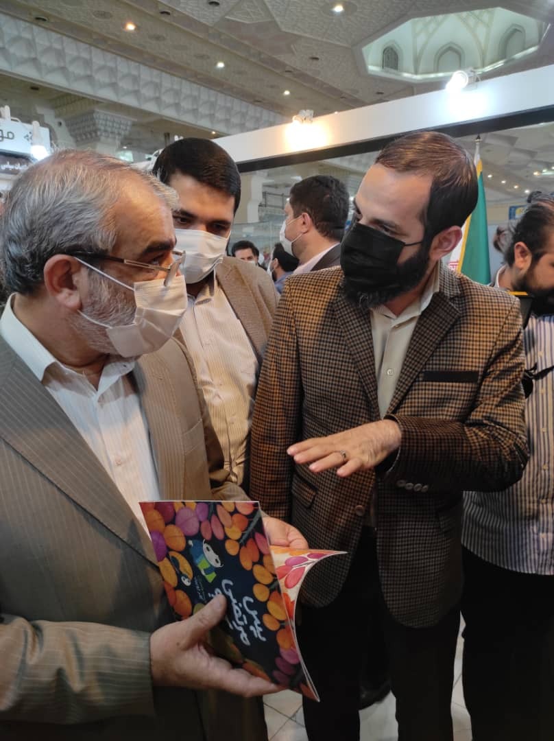 گزارش تصویری از حضور شخصیت‌های فرهنگی و سیاسی در غرفه مرکز اسناد انقلاب اسلامی