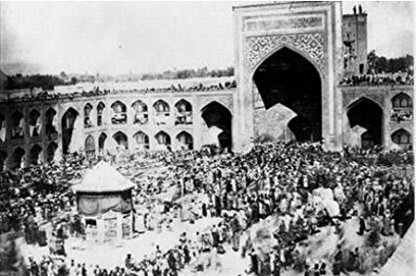 خون و آتش در 21 تیر 1314؛ وقتی عمال رضاخان مردم را درو کردند/ روزی که مسجد گوهرشاد را با مسلسل به رگبار بستند