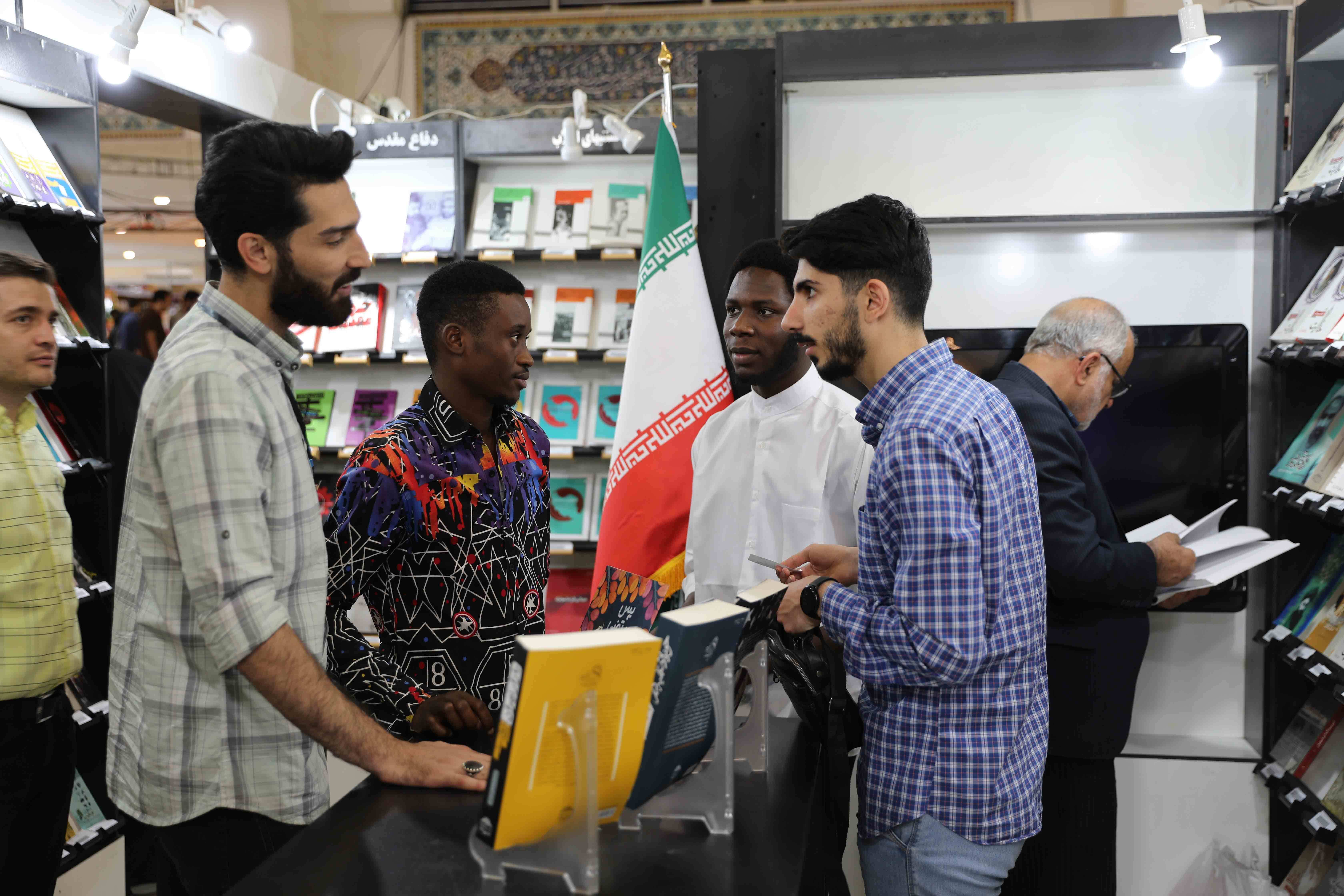 غرفه مرکز اسناد انقلاب اسلامی در قاب دوربین | بخش اول