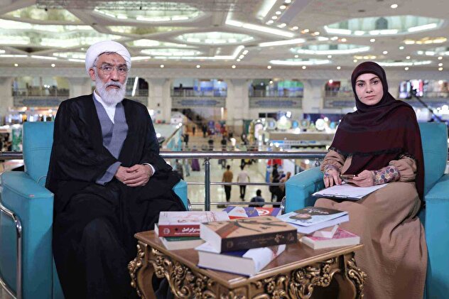 گفتگوی تلویزیونی رئیس مرکز اسناد انقلاب اسلامی در سی و پنجمین نمایشگاه کتاب