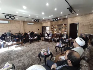 امام تشکیل جمهوری اسلامی را شبیه تأسیس حوزه علمیه می‌دانند/ مؤسسات حوزوی باید دست آوردهای سده اخیر  خود را ارائه و مطرح کنند