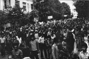 قیام عمومی ۱۲ آبان مردم آمل و بابل / اوج‌گیری تظاهرات انقلابی با تشییع شهدا