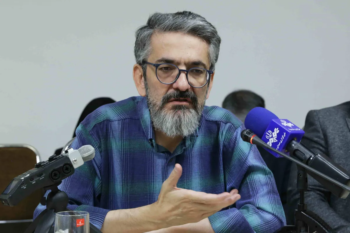 کوروش علیانی در نشست هم&zwnj;اندیشی تاریخ&zwnj;نگاران جوان