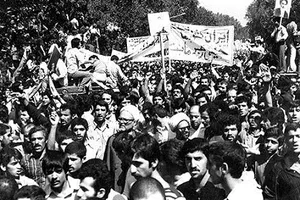 واکنش مردم شهرهای مختلف به فرار شاه از کشور