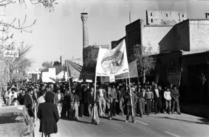 دستورالعمل ساواک در محرم 42: جلوگیری از تحرکات طلاب و ممانعت از توزیع تصاویر امام خمینی