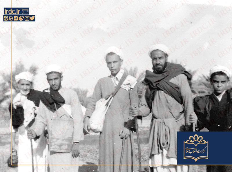 آداب پیاده‌روی کربلا در سیره حاج آقا مصطفی خمینی/ زائر اربعینی که اربعین‌ساز شد/ احترام حاج آقا مصطفی به موکب‌داران عراقی