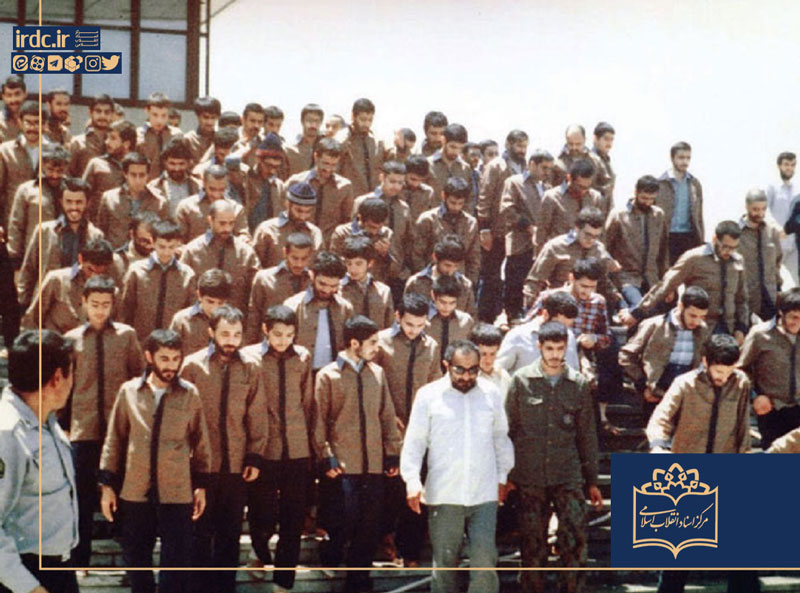 اسدالله لاجوردی به روایت عضو نادم منافقین / توبیخ مأمور دادستانی توسط شهید لاجوردی / استفاده از ظرفیت ماه رمضان برای ارشاد زندانیان اسدالله لاجوردی به روایت عضو نادم منافقین / توبیخ مأمور دادستانی توسط شهید لاجوردی / استفاده از ظرفیت ماه رمضان برای ارشاد زندانیان