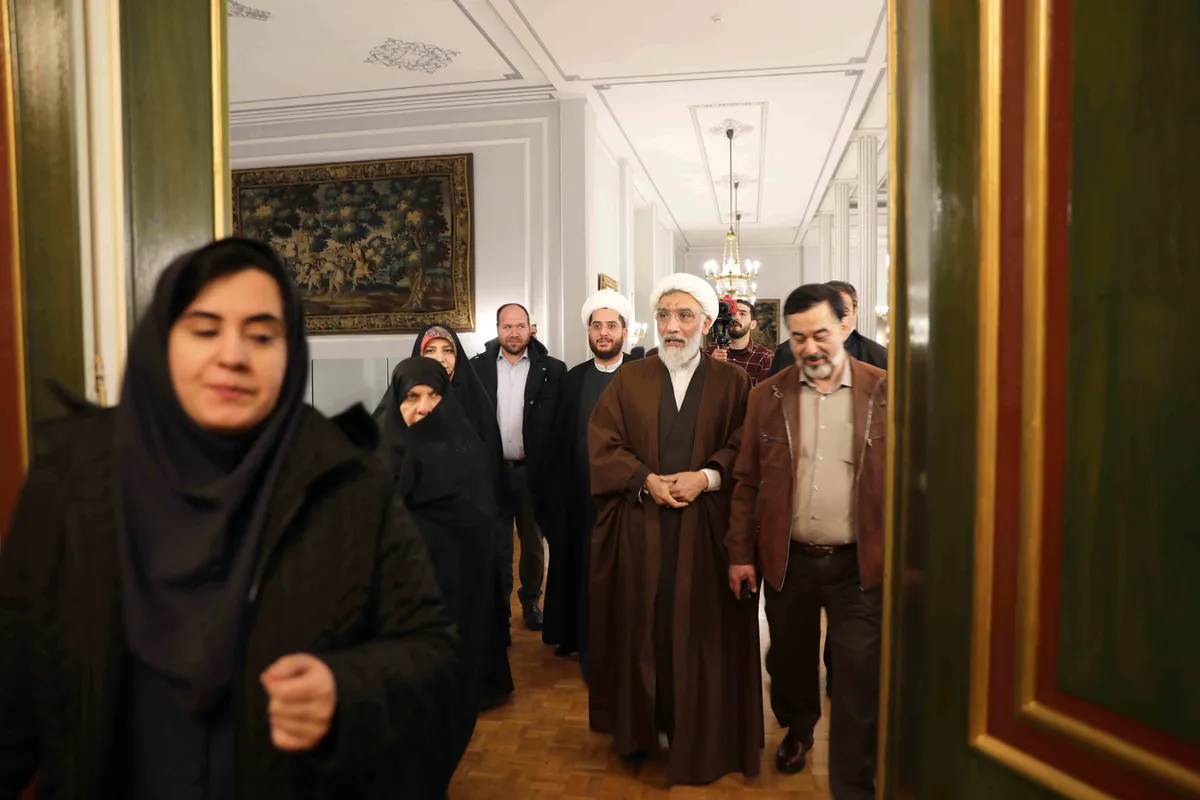 بازدید از کاخ نیاوران پس از آئین شب شعر و خاطره انقلاب 