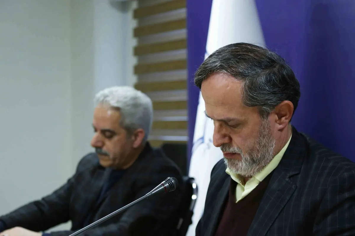 نشست نقد عملکرد مراکز تاریخ&zwnj;نگاری رسمی انقلاب اسلامی