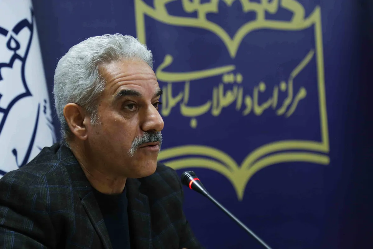 دکتر داریوش رحمانیان در نشست نقد عملکرد مراکز تاریخ&zwnj;نگاری رسمی انقلاب اسلامی
