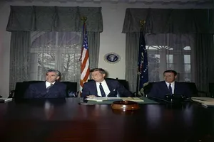 America's Dual Approach to the Iranian Nation about the Nuclear Issue