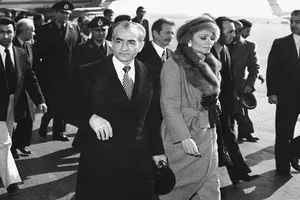 US General's narration of the day Muhammadreza Pahlavi escaped Iran