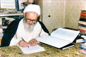 حضور علامه حسن زاده آملی در جلسات روحانیون مبارز در آستانه پیروزی انقلاب/ روایتی از نقش علامه حسن زاده در مهار غائله آمل