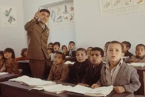 عاقبت‌َ شاه‌دوستی یک معلم!