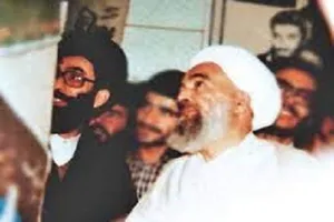 ذكرى لسماحة آية الله الخامنئي من آية الله صدوقي أثناء نفيه