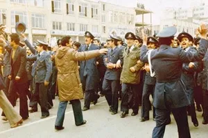 بیعت همافران هوانیروز اصفهان با انقلاب اسلامی/ ساواک اصفهان چگونه تسخیر شد؟ / نقش کمیته دفاع شهری در آستان پیروزی انقلاب