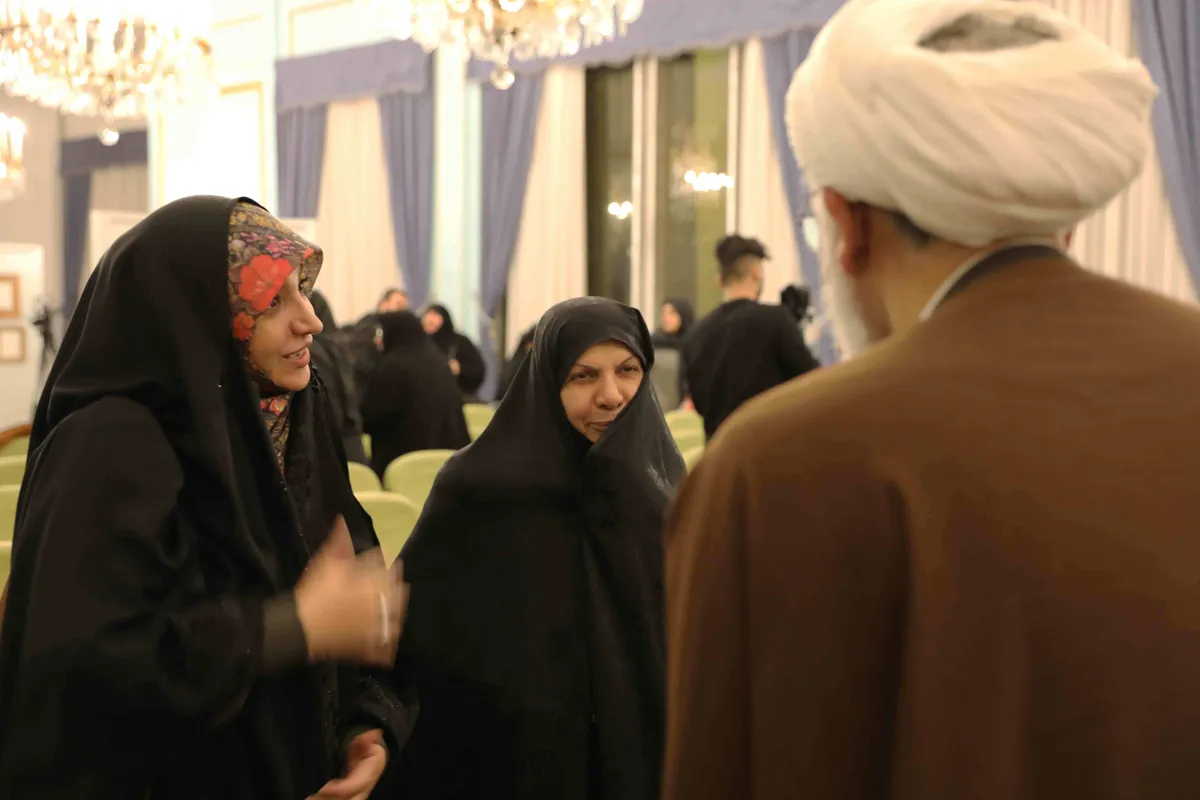 حضور دکتر طاهره لباف از بانوان مبارز انقلابی در شب شعر و خاطره انقلاب 
