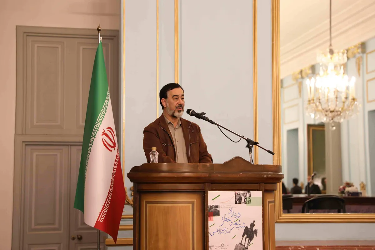 سخنرانی بیژن مقدم مدیر مجموعه فرهنگی نیاوران
