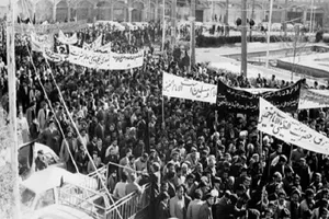 بررسی نقش زمینه‌ای دانشجویان تبریز در انقلاب فرهنگی
