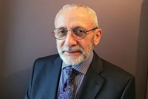 تحلیل سازمان منافقین از سرنوشت نظام بعد از رحلت امام/ وقتی انتخاب آیت‌الله خامنه‌ای به رهبری توطئه فرقه رجوی را خنثی کرد